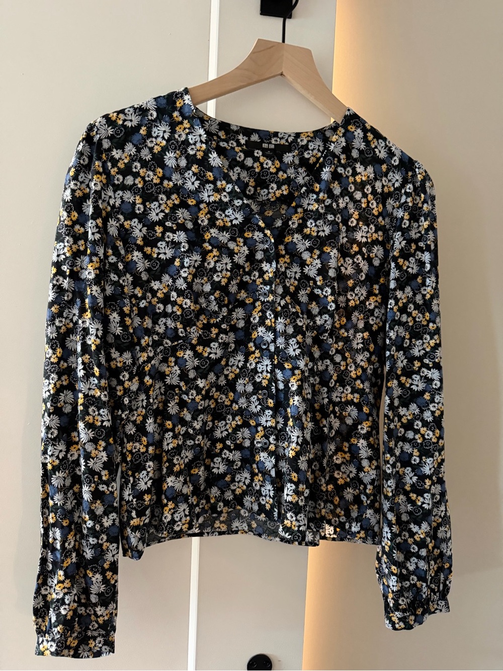 Uniqlo Black Floral Long-Sleeve Blouse with White & Yellow Daisies